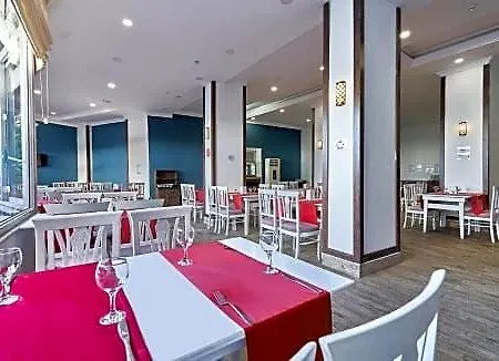 Maya World Hotell