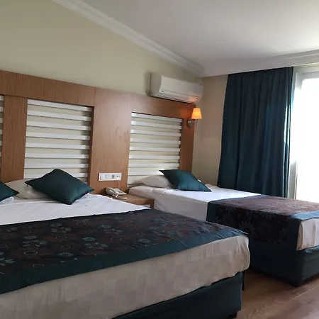 מלון Maya World 4*