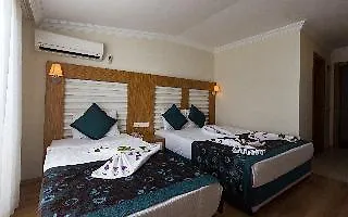 מלון Maya World 4*